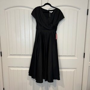 New with tags Ivy City Co black tea length dress- size medium